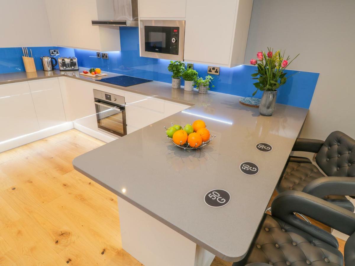 Blue Peter Engine Shed Apartment วิทบี ภายนอก รูปภาพ