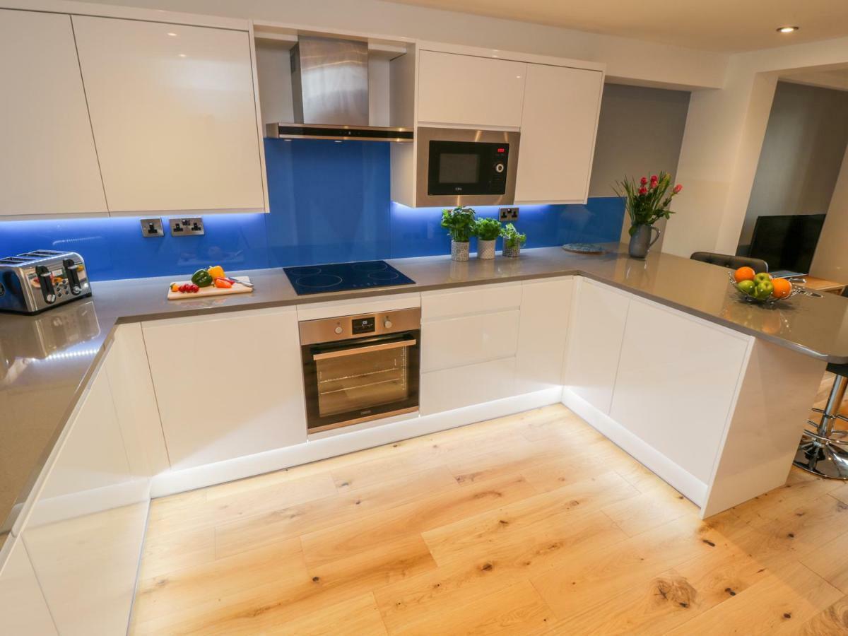 Blue Peter Engine Shed Apartment วิทบี ภายนอก รูปภาพ